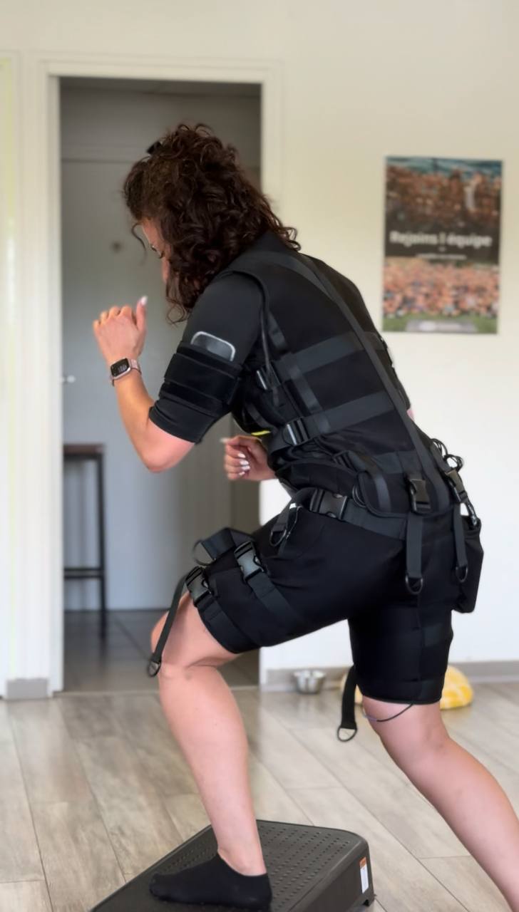 EMS électrostimulation Coralie en combinaison